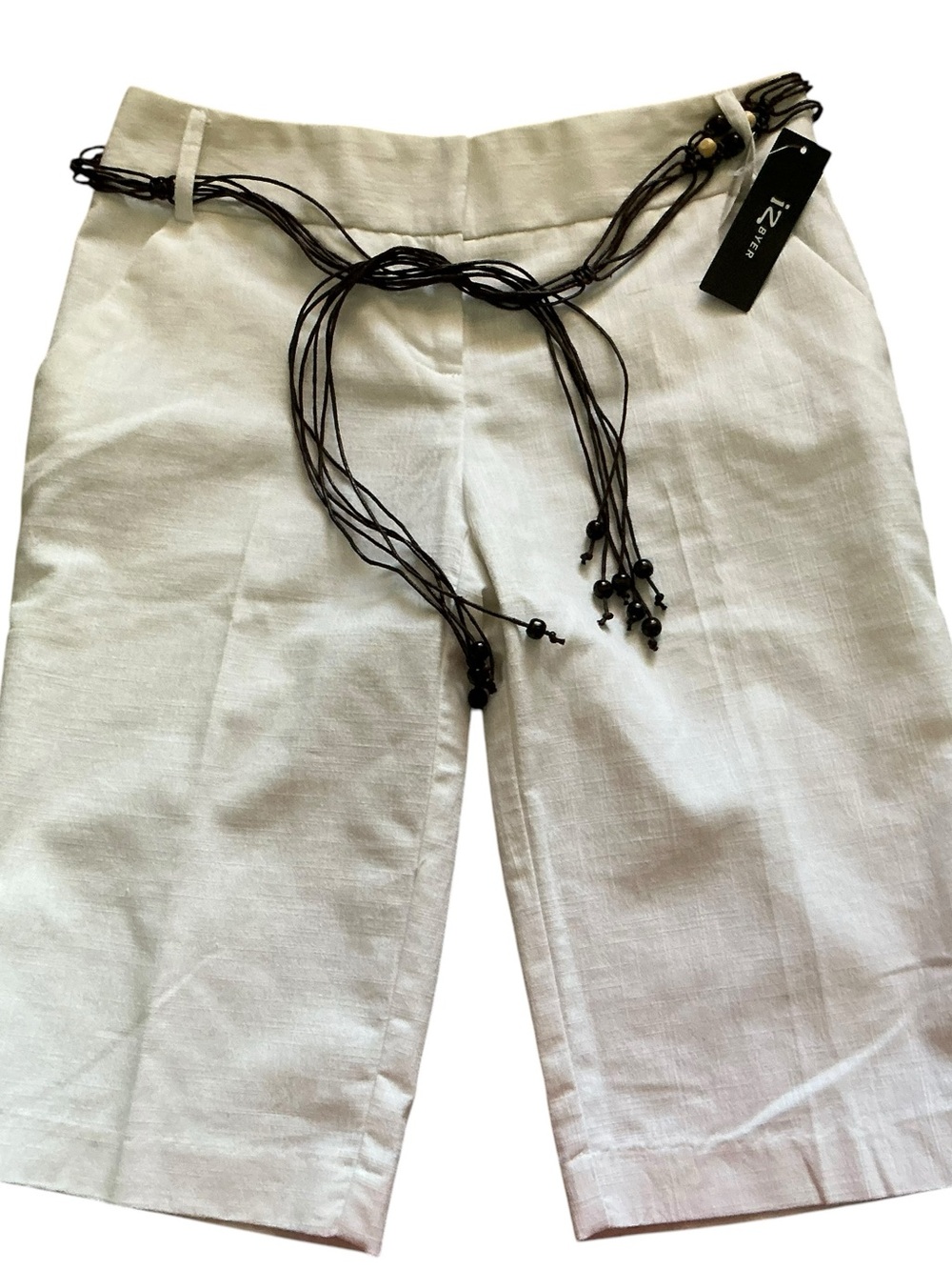 IZ byer womens Capri shorts white button accents with belt size 5